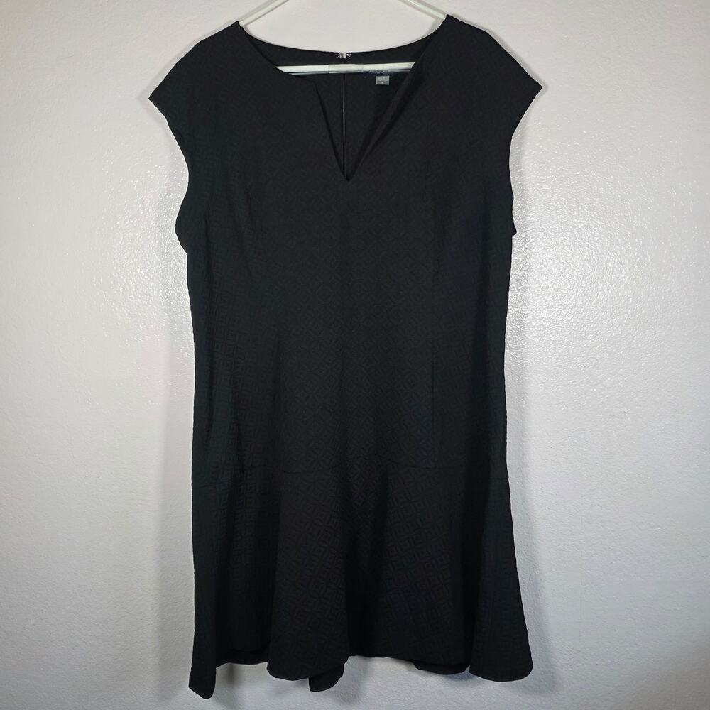 Tommy Hilfiger Black Cap Sleeve V-Neck Shift Dress Size 16